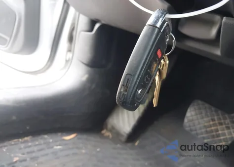 2013 Audi A4 2.0T Premium из США, поврежденный, VIN WAUAFAFL2DN042718